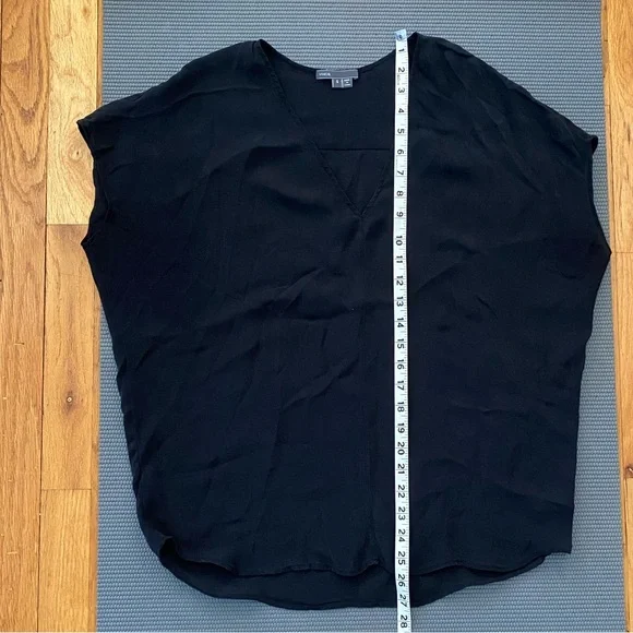 VINCE v neck silk blouse relaxed fit drape - Picture 6 of 8